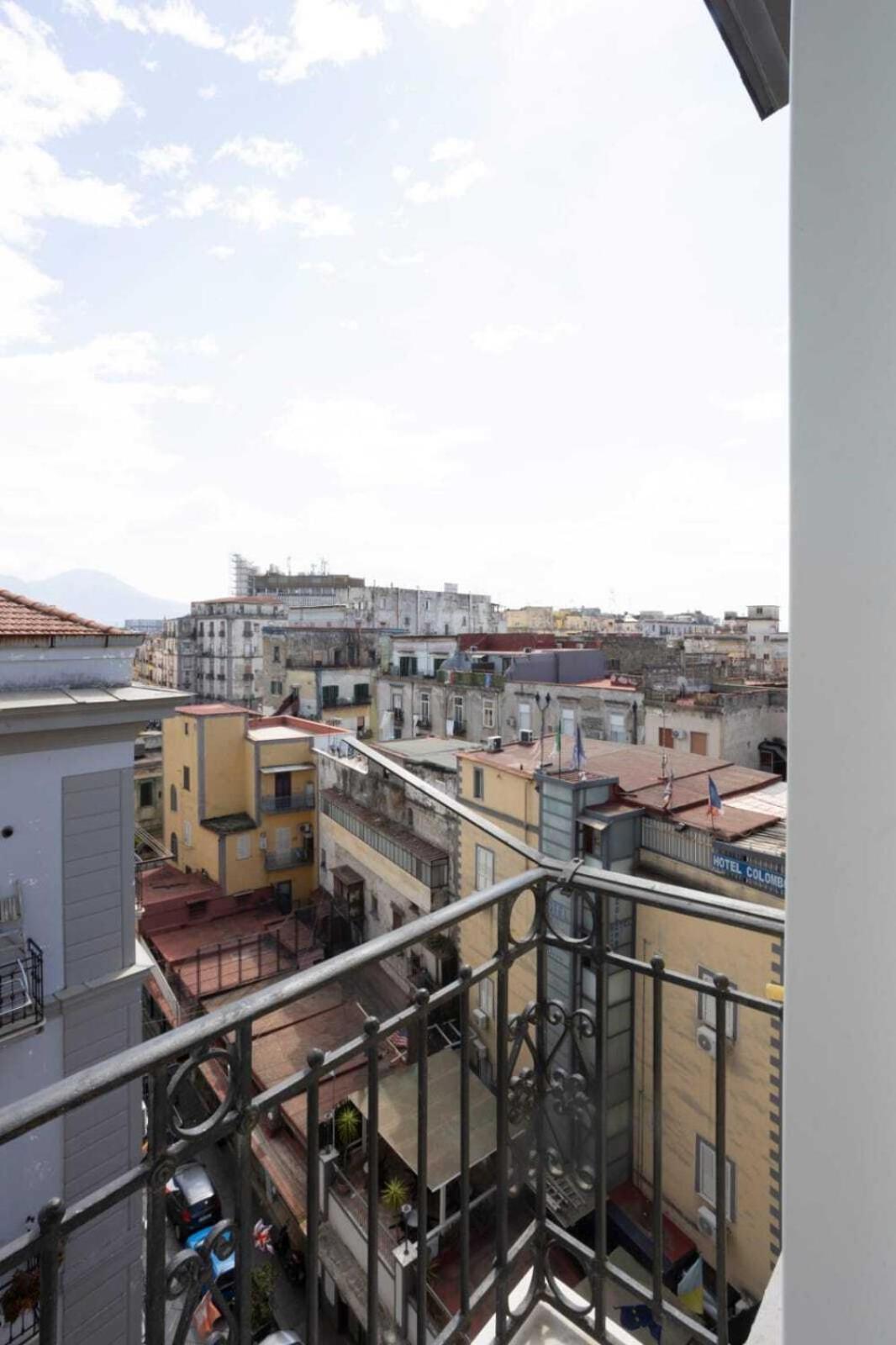 Giuly Suites & Rooms Neapel Exterior foto