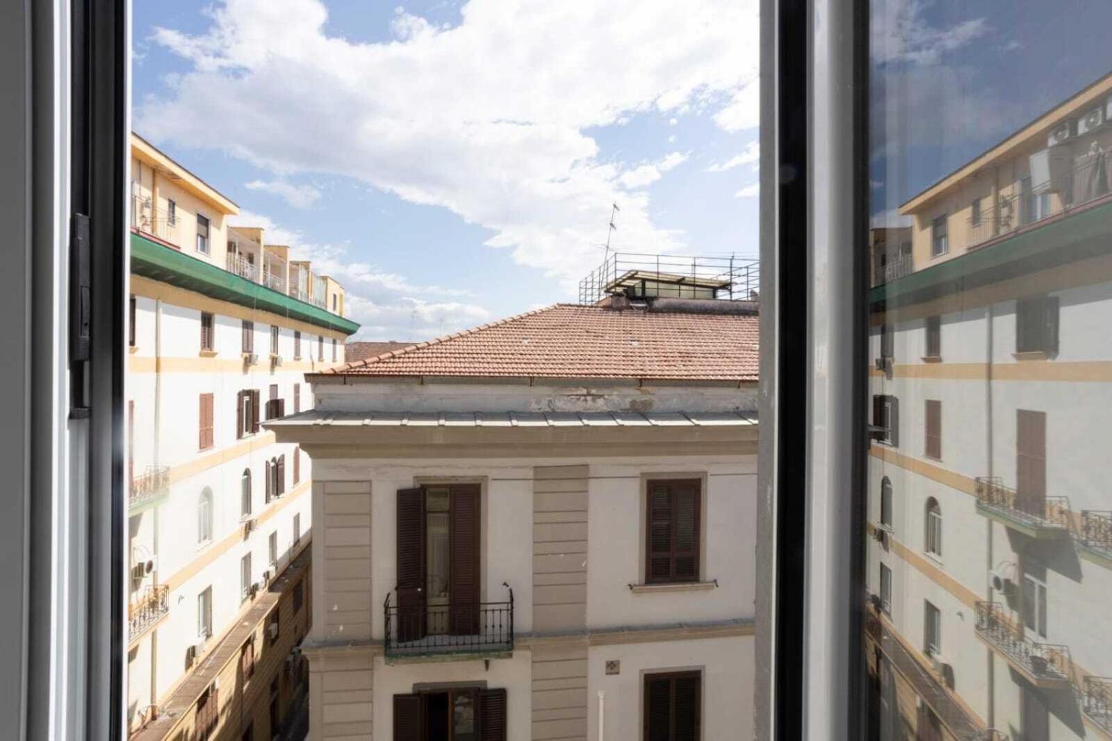 Giuly Suites & Rooms Neapel Exterior foto