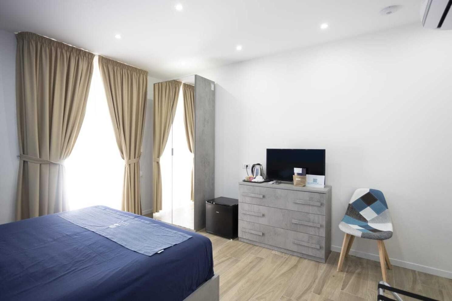Giuly Suites & Rooms Neapel Exterior foto